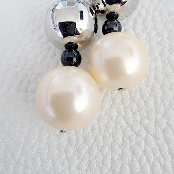 D&G silver and pearl drop earrings - Picture 4 of 4